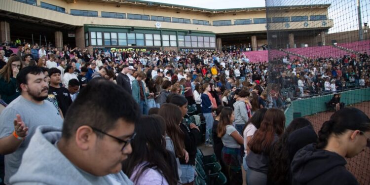 Cultos de Páscoa nos EUA registraram recordes de batismos e conversões