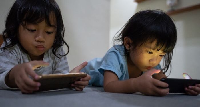 Especialistas alertam para os impactos da tecnologia na formação espiritual de crianças e adolescentes