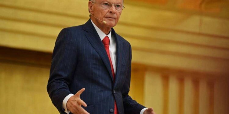 Com um patrimônio de US$ 1,8 bilhão, Macedo é o televangelista mais rico do mundo, diz site