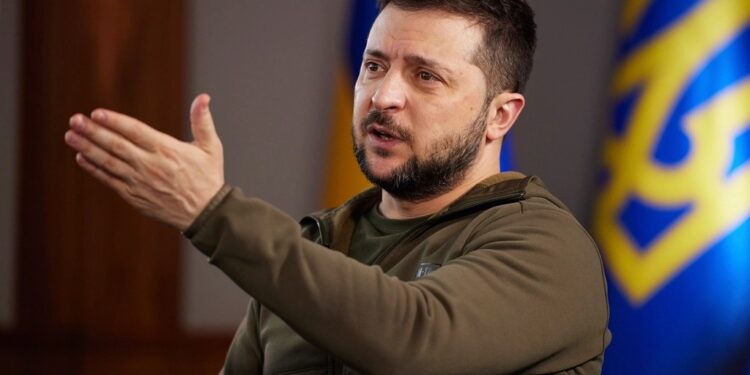 Zelensky nega alegações de que a Ucrânia está perseguindo cristãos