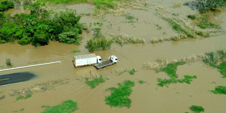 Decreto publicado pelo governo de RO facilita logística em Guajará-Mirim e Nova Mamoré, atingidos pela cheia