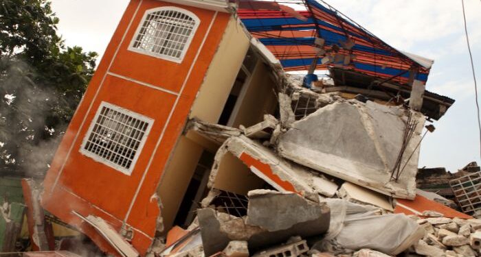 Páscoa é celebrada por cristãos em Mianmar após terremotos