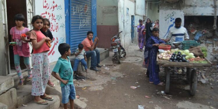 Filhos de cristãos são envenenados com doces no Paquistão