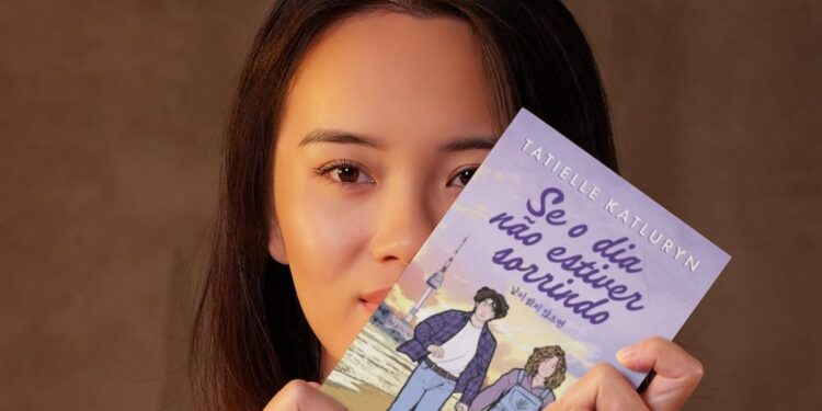 Escritora lança romance cristão que explora fé e cultura coreana