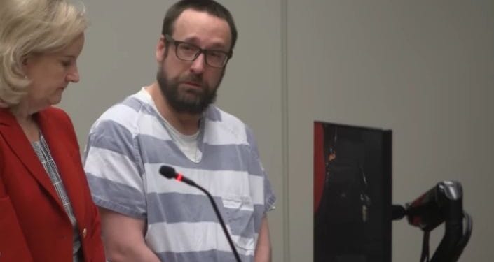 Salmo de Davi foi lido por pastor ao ouvir sua sentença no tribunal