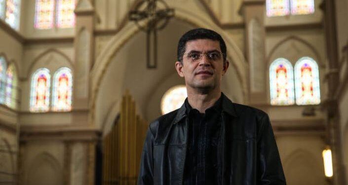 Pastor que sugeriu que Jesus traiu Judas é demitido de faculdade