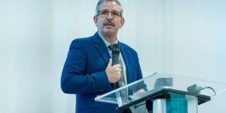 Pastor que teve vídeo pessoal vazado toma decisão sobre cargos