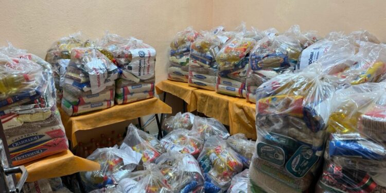 Mais de 1.400 cestas básicas foram entregues pelo governo de RO a famílias atingidas pela enchente