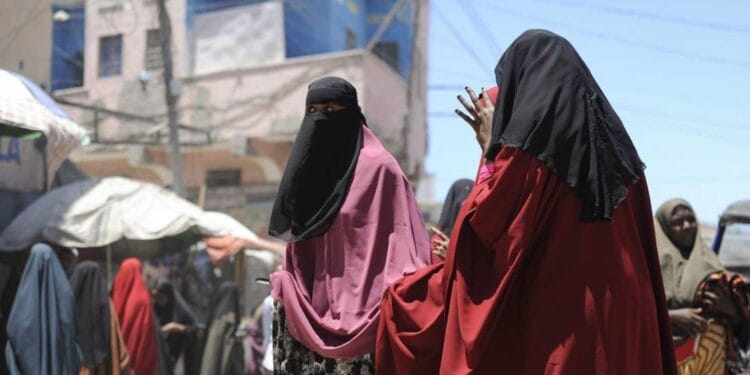 Ex-muçulmana não nega Jesus mesmo após ser expulsa de casa