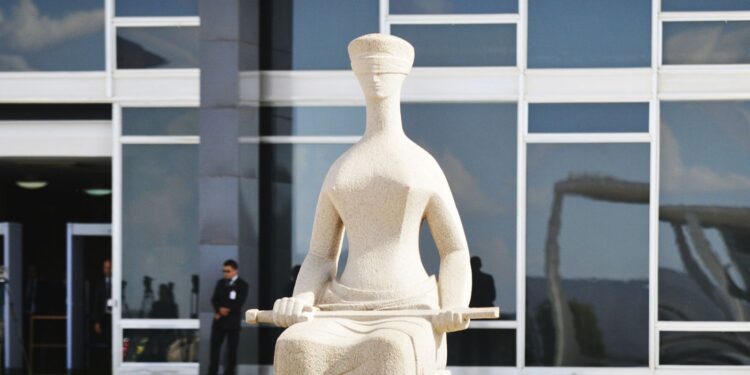 Por 6 a 4, STF mantém prisão do ex-presidente Fernando Collor