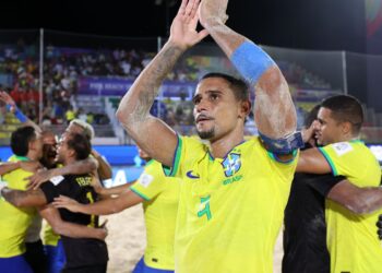 Brasil chega à decisão da Copa do Mundo de beach soccer