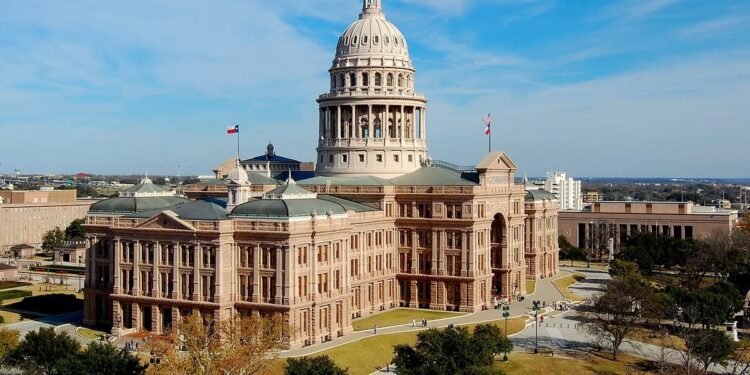 Texas aprova projeto de lei que exige os Dez Mandamentos nas salas de aula
