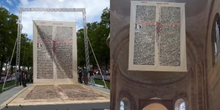 Maior página da Bíblia do mundo é impressa na Alemanha