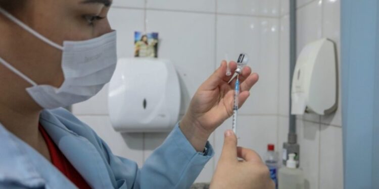 Prefeitura intensifica campanha de vacinação contra influenza e HPV na capital e distritos