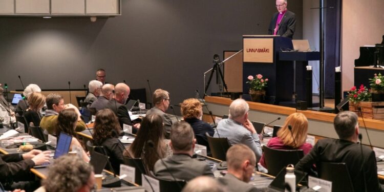 Igreja Luterana da Finlândia rejeita casamento entre pessoas do mesmo sexo