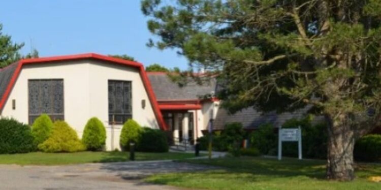 Prefeitura nos EUA tenta confiscar propriedade de igreja que abriga sem-tetos