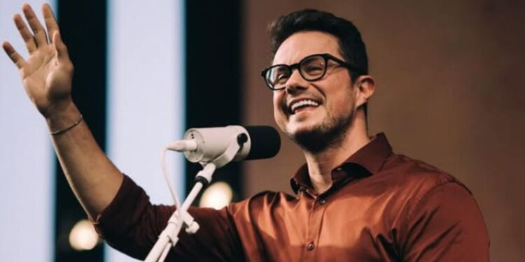 Deive Leonardo estreia 1º programa cristão no SBT: ‘Será um encorajamento de fé’