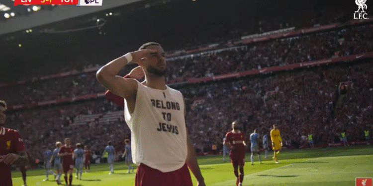 Cody Gakpo pode receber advertência por celebrar com camisa “Eu Pertenço a Jesus”