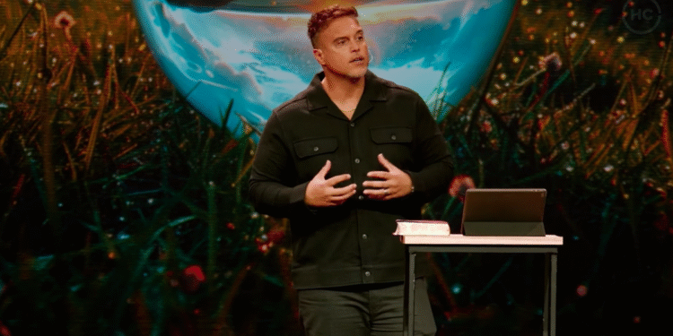 Ex-ator pornô que virou pastor alerta sobre sites pornográficos: ‘Alimentam o abuso sexual’