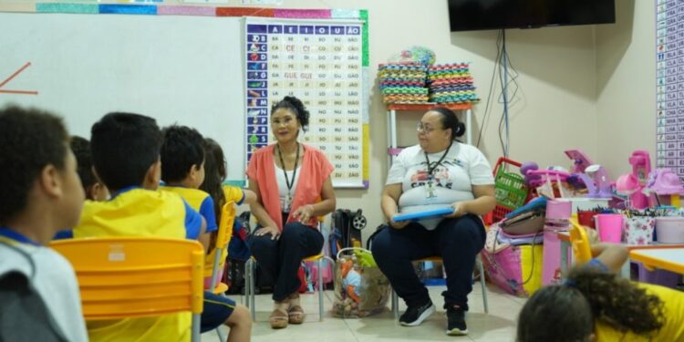 Prefeitura de Porto Velho realiza ação de conscientização do Maio Laranja para alunos da Escola Pequeno Jones