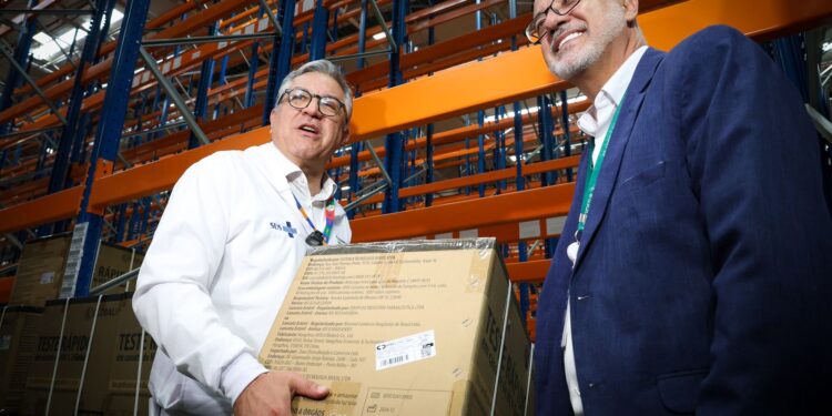 Ministério da Saúde recebe 1,3 milhão de vacinas contra a Covid-19