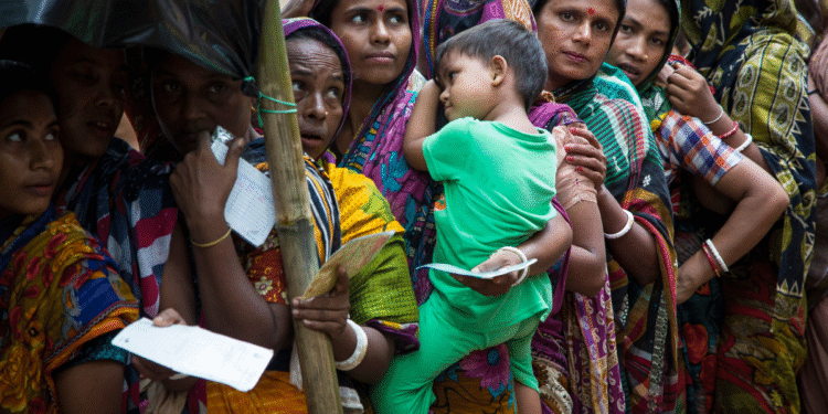 Cristãos estão entre refugiados lançados ao mar pela Marinha Indiana