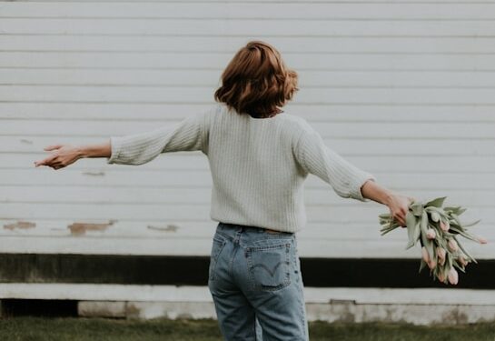 Solteiro, Sim. Esquecido por Deus, Nunca.