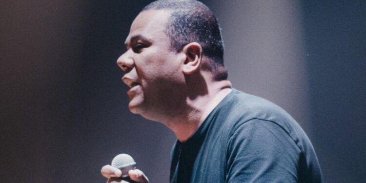 “Ignorar a batalha espiritual é um erro, mas exagerar também é”, alerta pastor