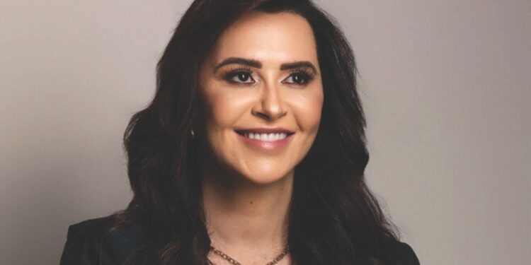 Terapeuta Angela Sirino une princípios bíblicos e psicanálise no livro “Caminhos de Esperança”