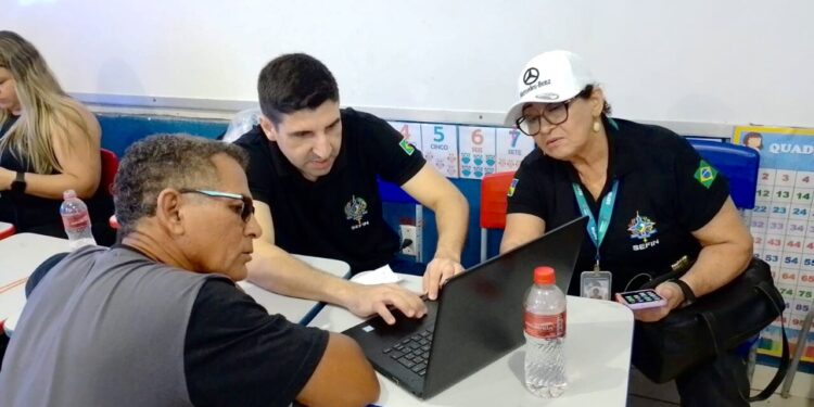 Serviços fiscais são levados pelo governo de RO a comunidades ribeirinhas durante ação do MP Itinerante