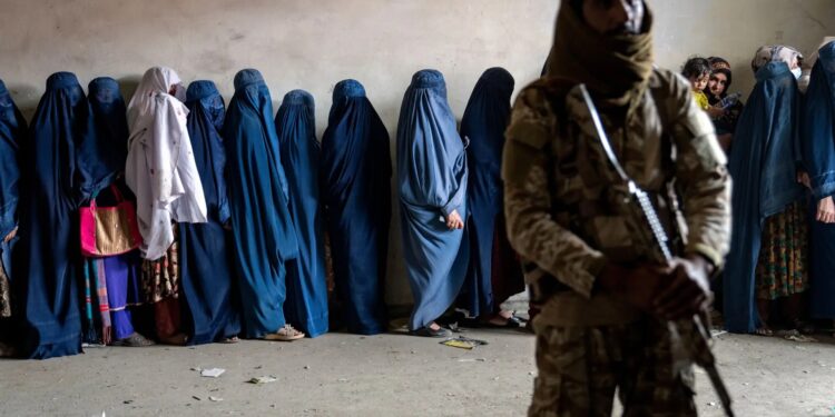 Chicoteadas por radicais islâmicos, mulheres detalham o terror