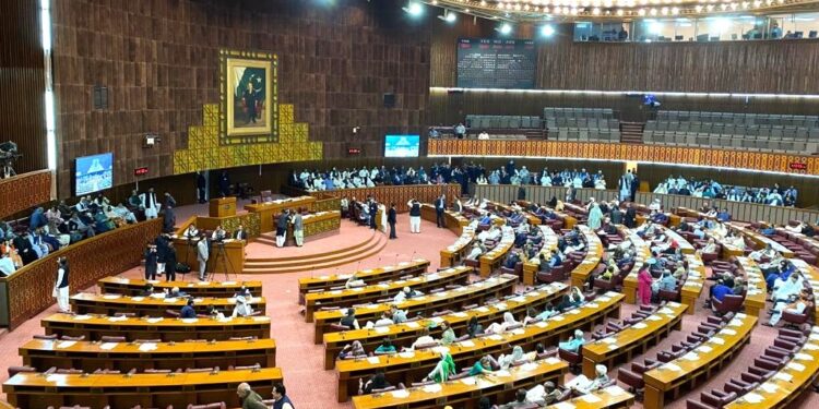 Projeto de lei para coibir casamentos infantis é aprovado pelo Parlamento do Paquistão