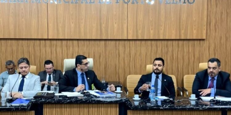 Vereadores aprovam indicação de Oscar Neto para Agência Reguladora na capital