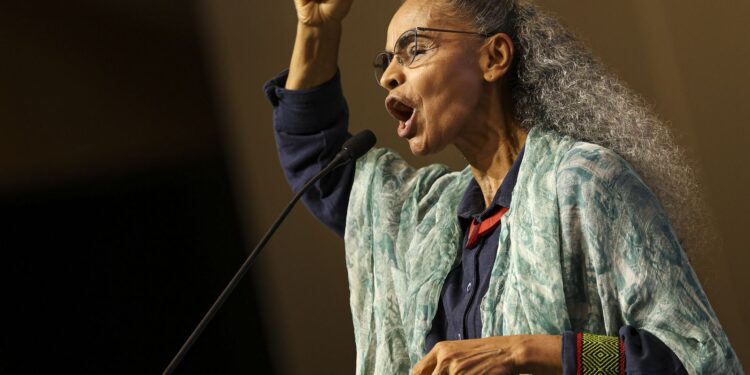 Marina Silva diz que propostas democratizam política ambiental