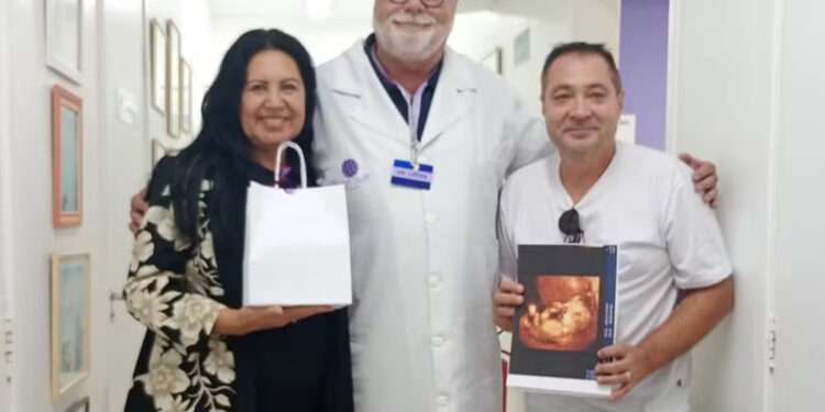 Pastor entrega profecia e idosa de 62 anos engravida