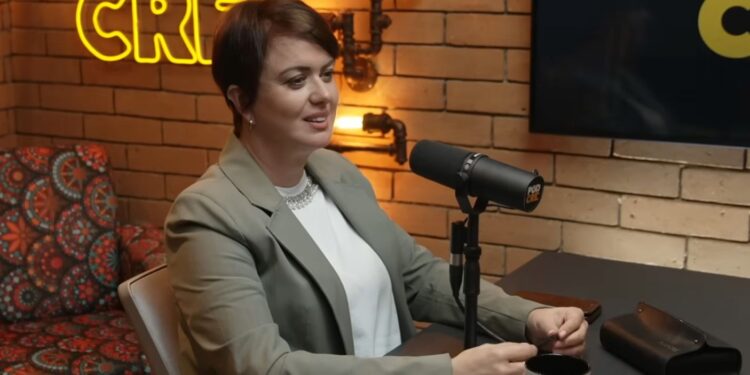 ‘Ninguém nasce gay’, diz ex-lésbica que se converteu ao Evangelho