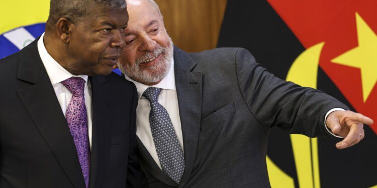 Lula incentiva empresariado a investir em Angola