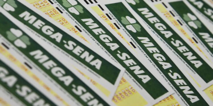Ninguém acerta a Mega-Sena e prêmio acumula em R$ 45 milhões