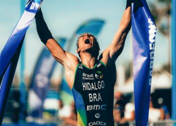 Miguel Hidalgo conquista vitória histórica na elite do triatlo mundial