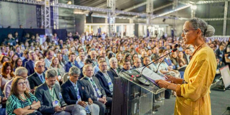 Marina Silva: é preciso decisão política para universalizar saneamento