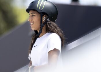 Rayssa Leal estreia na temporada da SLS com vitória na etapa de Miami