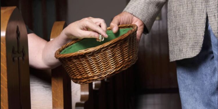 Veja o que diz a Bíblia ao crente que não quer entregar o dízimo