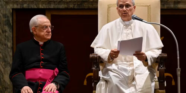 Papa diz que paz só virá com famílias de homem e mulher