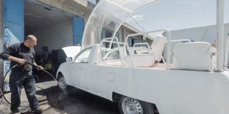 Papamóvel será transformado em unidade de saúde para crianças em Gaza