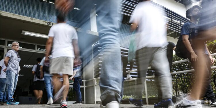 Estudantes da rede pública terão pré-inscrição automática no Enem