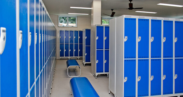 Alunos reprovam trans em vestiário e passam a ser investigados