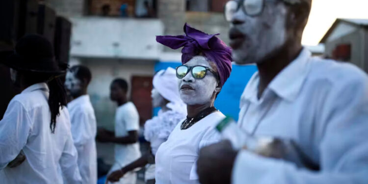 Igrejas no Haiti passam a ser atacadas por gangues de vodu