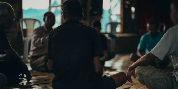 Homem invade casa e tenta matar pastor em Mianmar