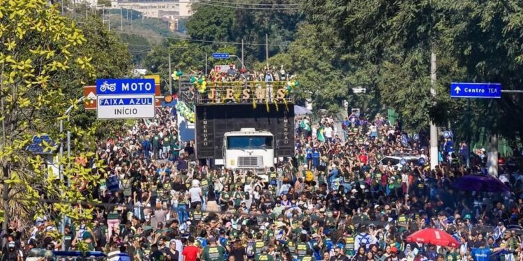 Marcha para Jesus em SP reúne milhares de cristãos e mobiliza orações por Israel