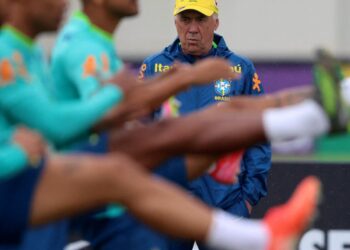 Brasil enfrenta Equador na estreia do italiano Carlo Ancelotti